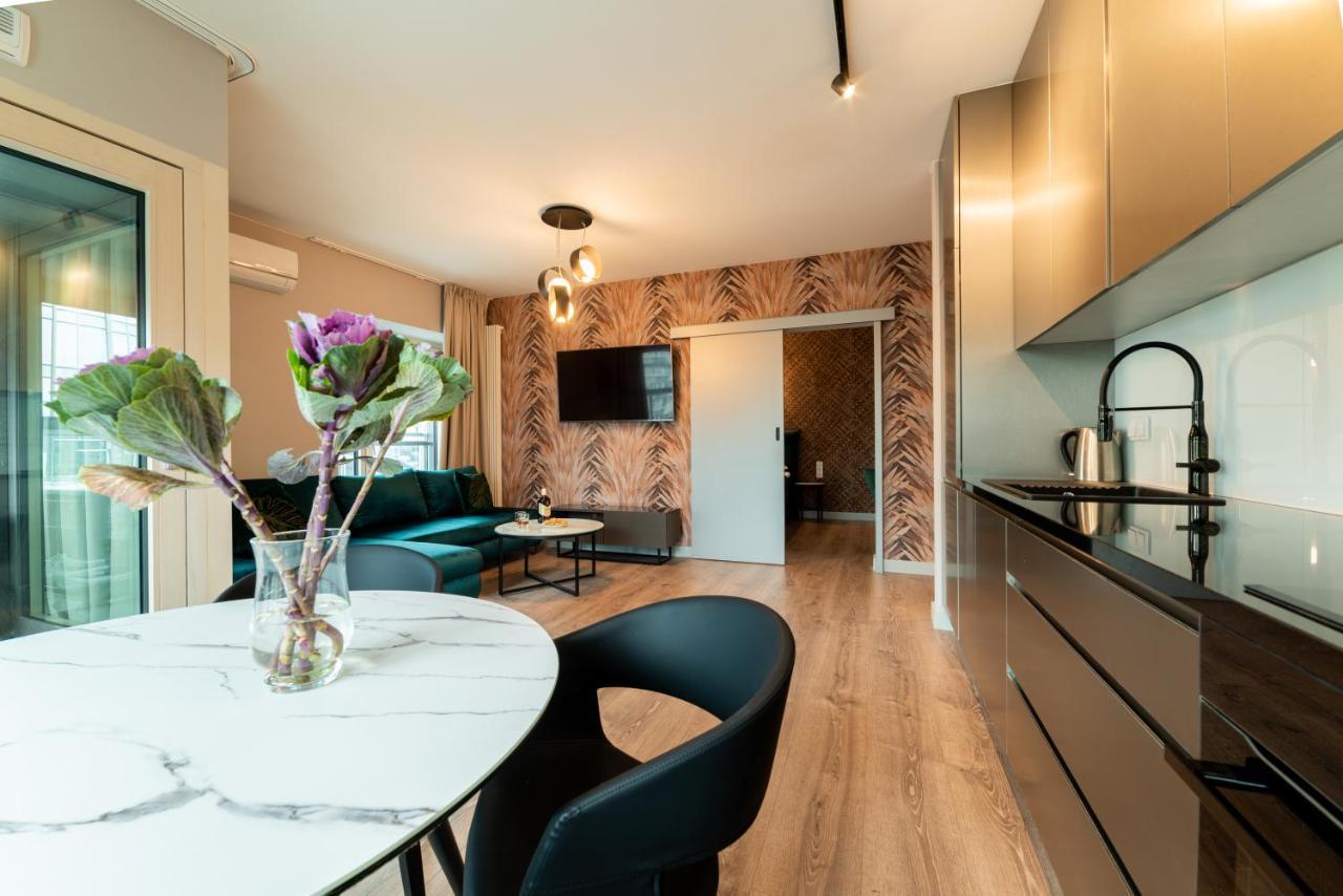 Mennica Residence Luxury Location Варшава Экстерьер фото
